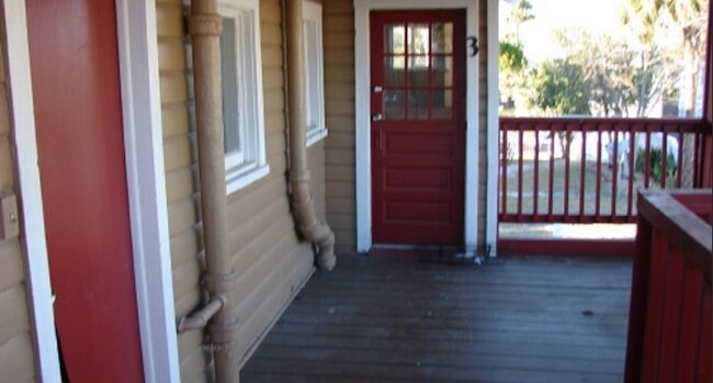 Unit 3 - 236 N Peninsula Dr