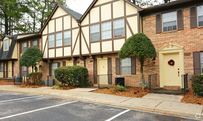 Foto del edificio - Dewberry Downs Townhomes