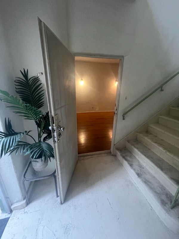 Foto del edificio - 139 Sweetzer Ave