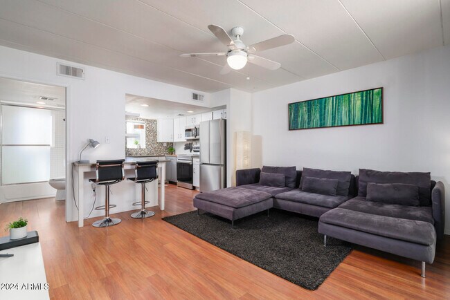 Foto del edificio - 7601 E 2nd St