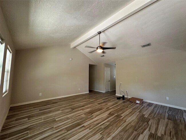 Foto del edificio - 16766 Glen Eagle Dr N