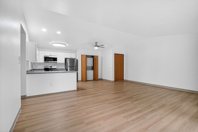 Building Photo - Whispering Pines Apartments