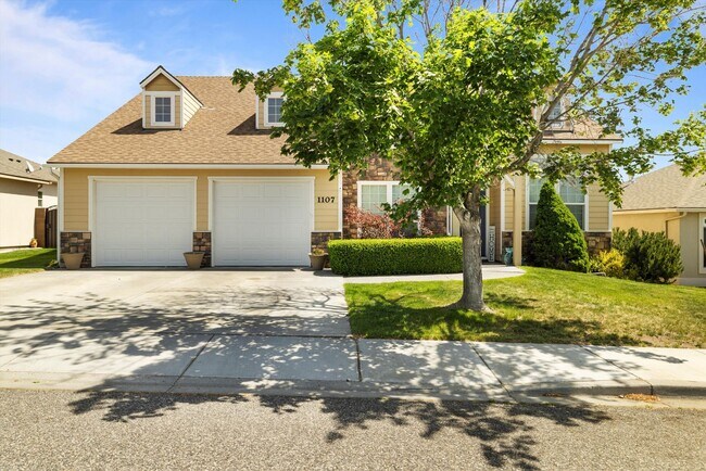 Foto del edificio - Charming 4 Bedroom, 2.5 Bathroom Home in t...