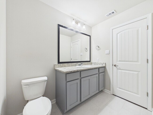 Foto del edificio - Available Now!