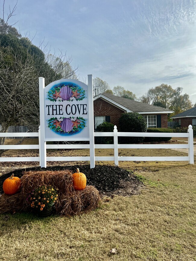 Foto del edificio - 801 Cottage Ln