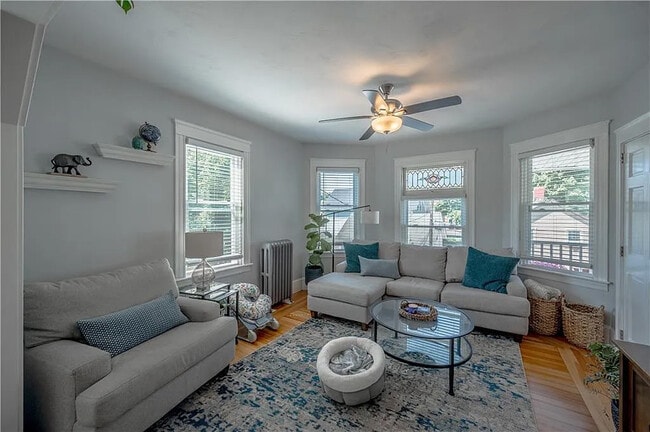 Living_2 - 6 Dwight St