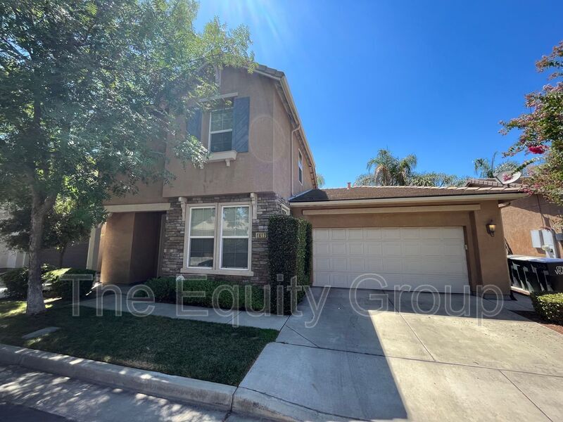 Primary Photo - 1417 N Asciano Ct