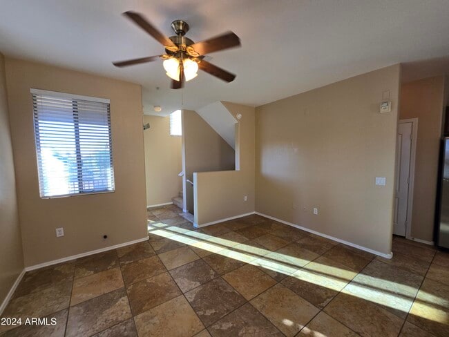 Foto del edificio - 240 W Juniper Ave