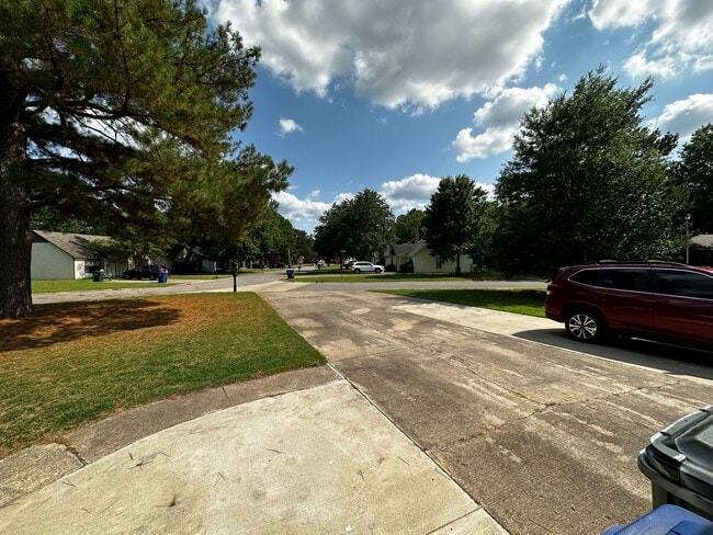 Building Photo - 68 Brierwood Cir