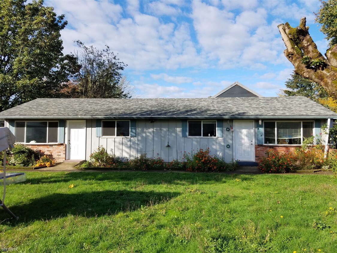 Primary Photo - 7890 SE Clackamas St