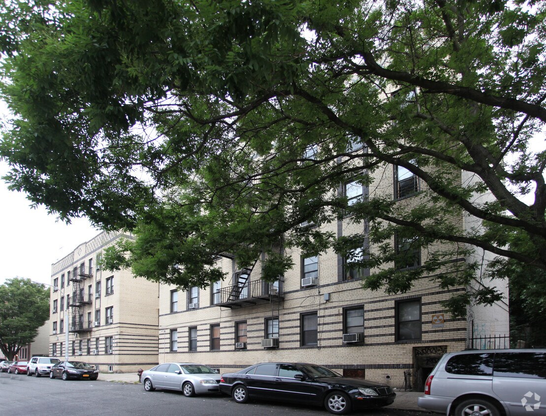 Building Photo - 1729 67th St