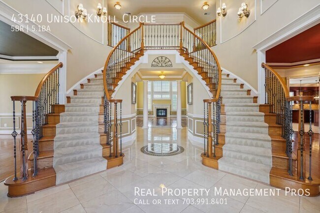 Foto del edificio - Rarely Available 5 Bedroom 5.5 Bath Estate...