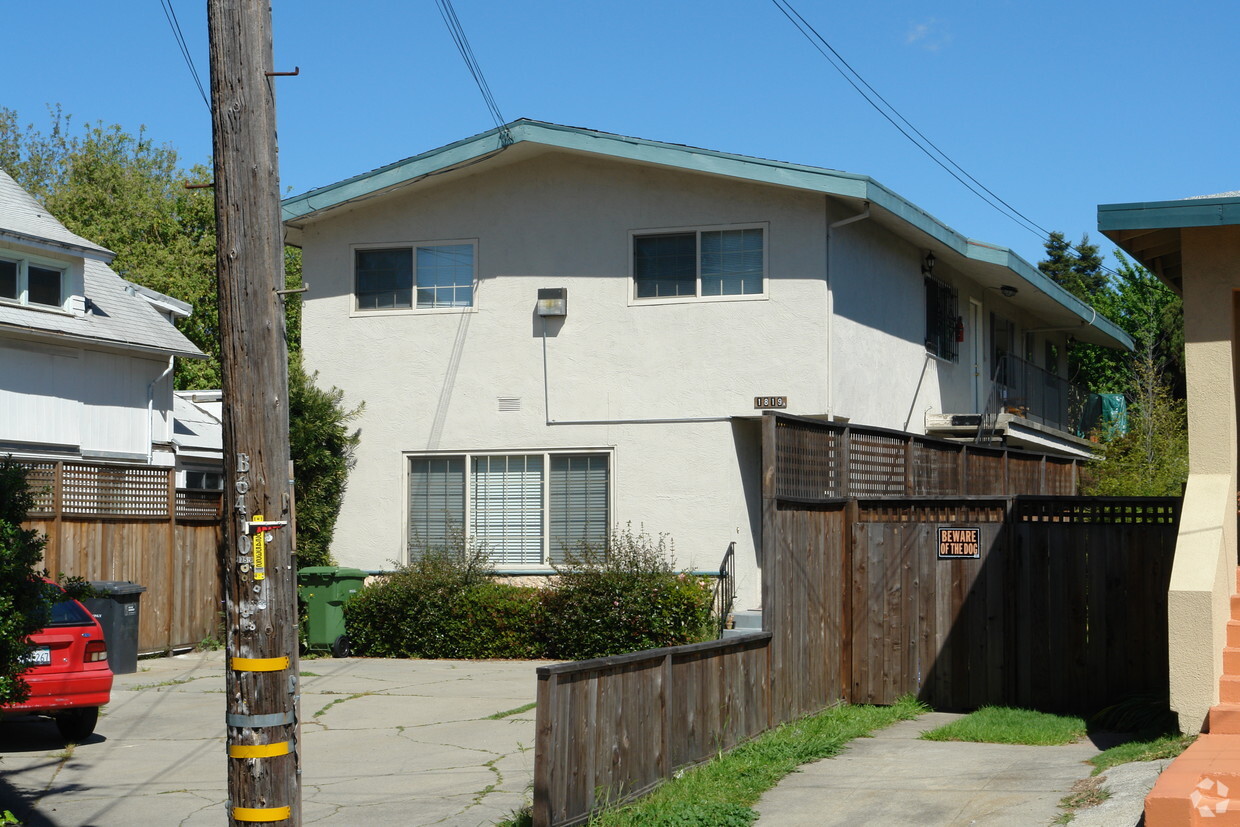 Foto principal - 1819 Carleton St