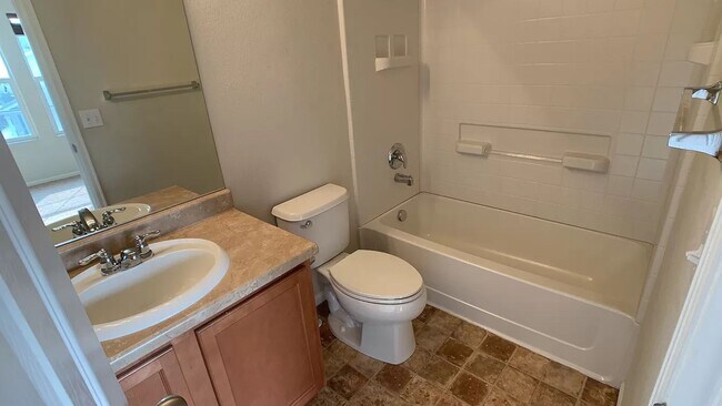 Foto del edificio - Great 2 Story Townhome!