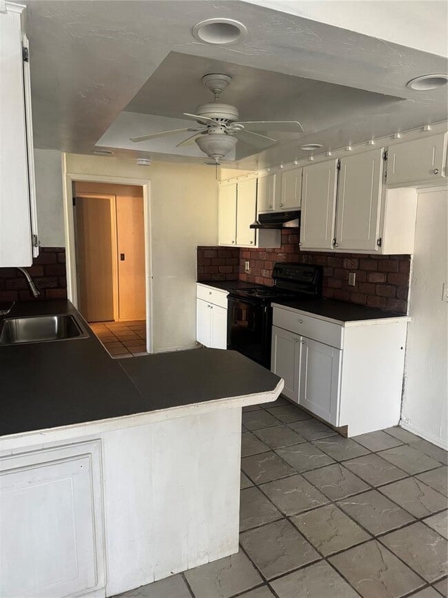 Building Photo - 7009 NW 90th St