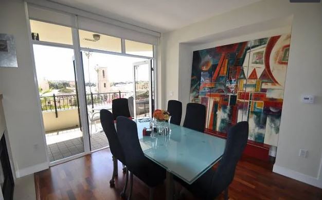 Foto del edificio - 700 W Harbor Dr