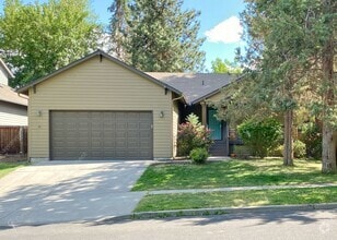 Building Photo - 19943 Cliffrose Dr