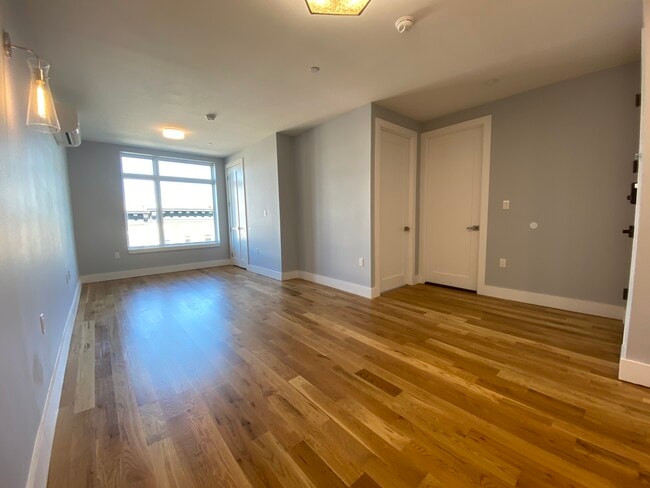 Foto del edificio - 244 Howard Ave