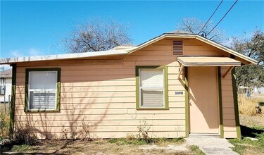 Building Photo - 309 Hackberry St