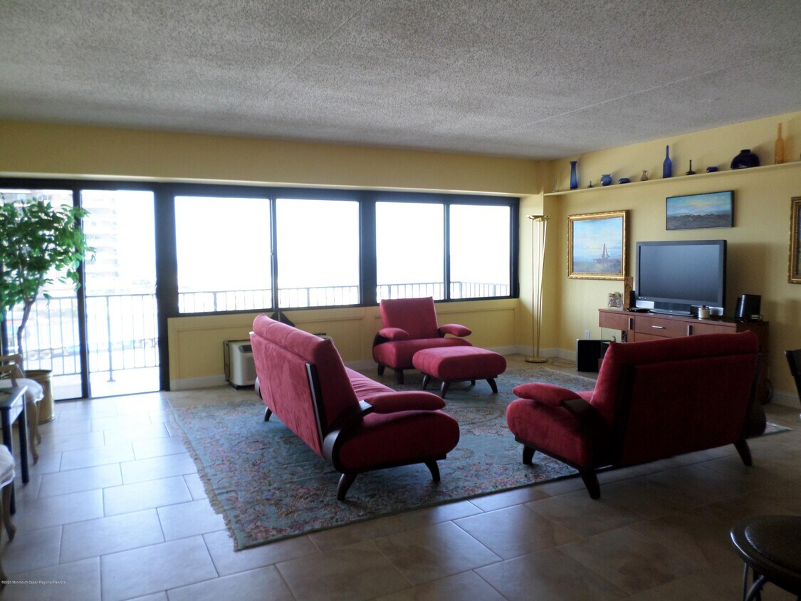 45 Ocean Ave Unit 4E, Monmouth Beach, NJ 07750 Condo for Rent in