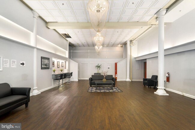 Lobby - 1010 Race St