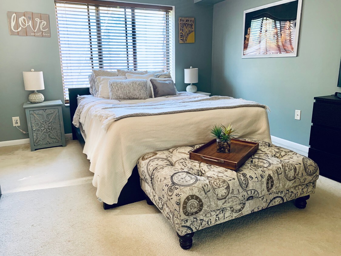 Foto principal - 1624 Forest Green Dr
