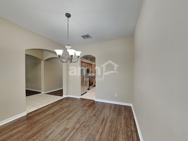 Foto del edificio - 3856 Glenford Dr