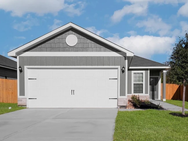Building Photo - 15467 Maple Ter Dr