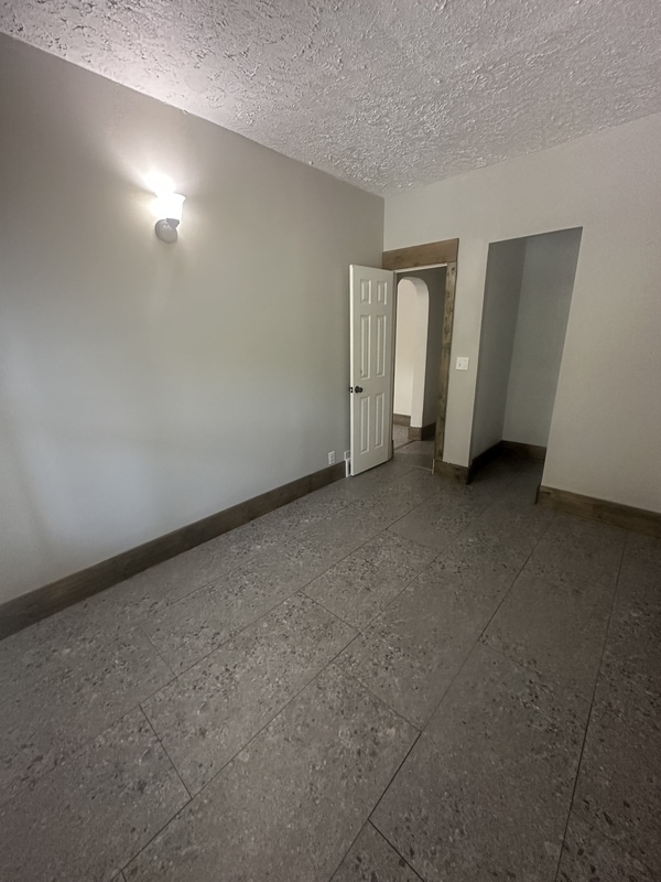 Building Photo - 3244 W 92nd St