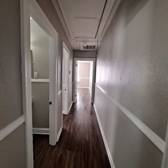 Foto del edificio - 927 Maple Dr