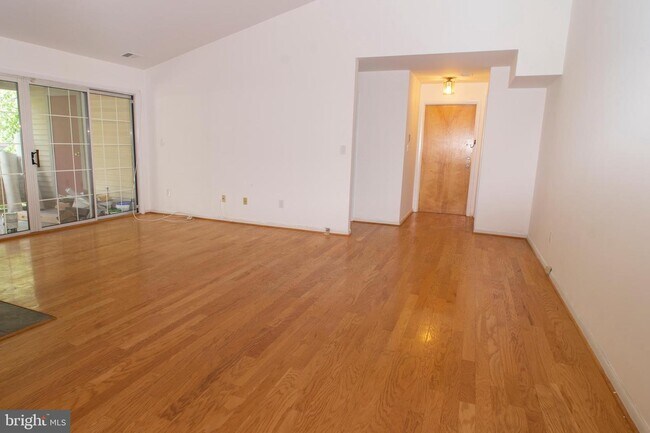 Foto del edificio - 120 Acadia Ct