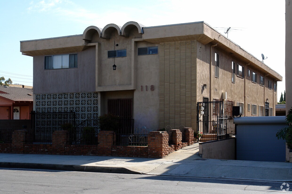 Building Photo - 118 N Eucalyptus Ave