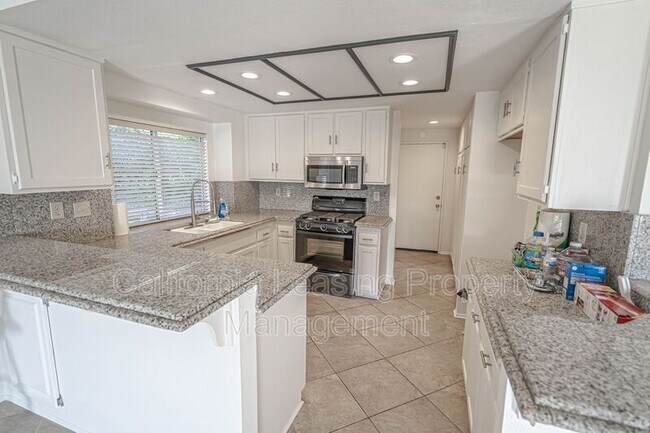 Building Photo - 27740 Desert Pl