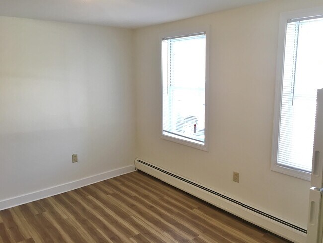 Building Photo - 132 Ashland St