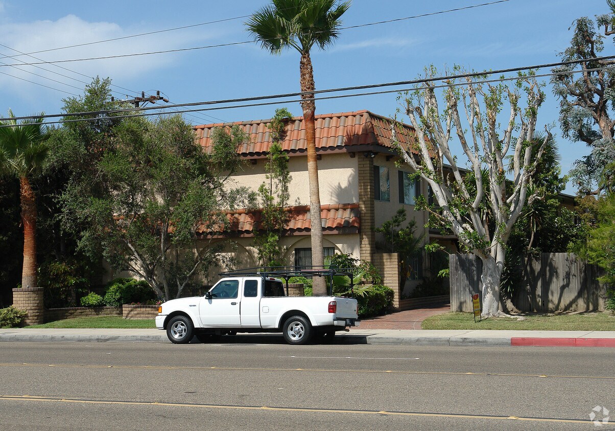 Foto del edificio - 14200-14231 Springdale St