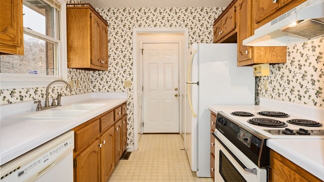 Foto del edificio - For Rent: 3BR, 2BA home with garage for rent.