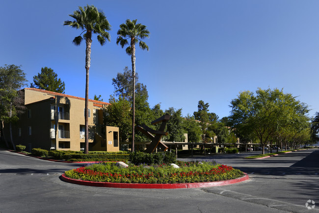 Building Photo - Arbors at California Oaks