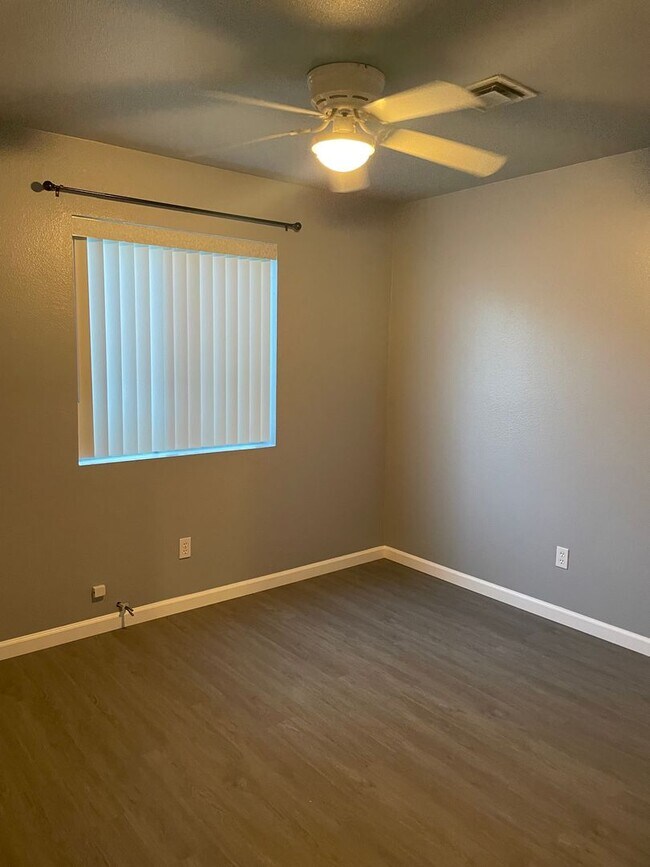 Foto del edificio - 2246 E 27th Ln