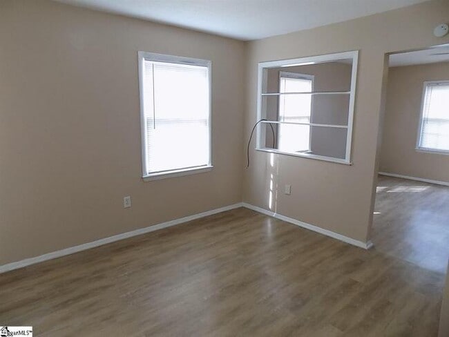 Building Photo - 3 bedroom in Greenville SC 29611