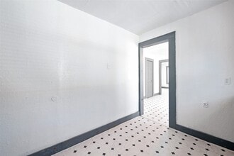 Building Photo - 2528 Campbell St