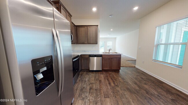 Building Photo - 270 Aralia Ln