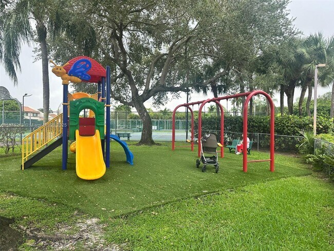 Foto del edificio - 8563 SW 115th Ct