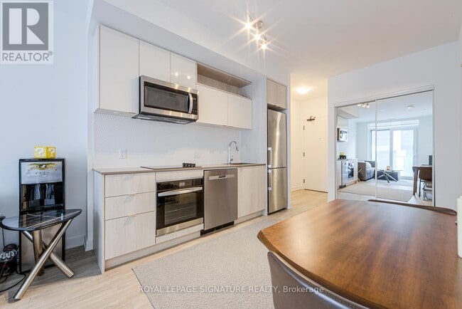 Building Photo - 100 Dalhousie St