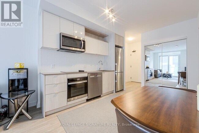 Photo du bâtiment - 100 Dalhousie St