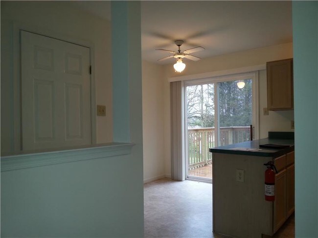 Building Photo - 32 Townview Dr