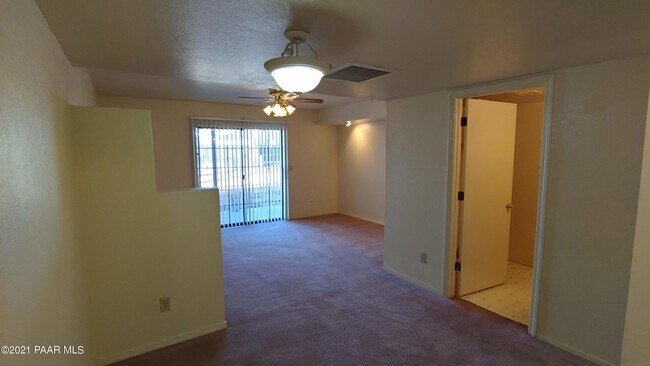 Building Photo - 3630 N Robert Rd
