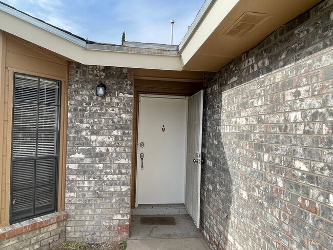 Foto del edificio - 12144 Blue Quail Ave