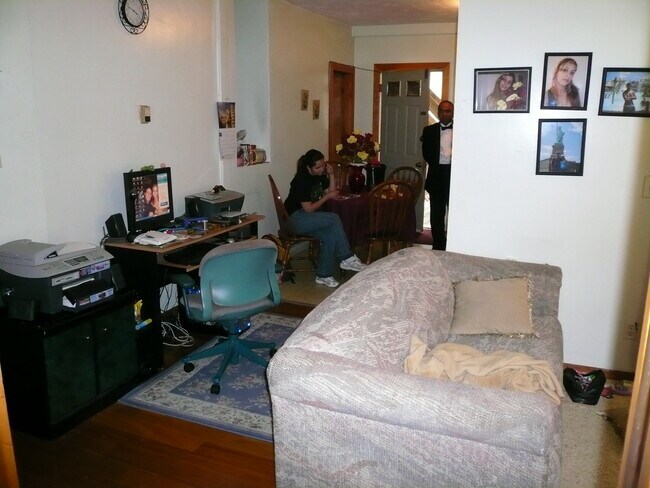 Foto del edificio - 65 Everett St