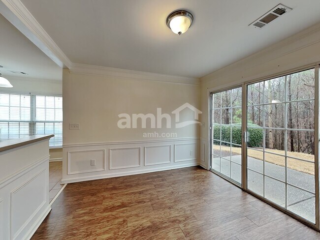 Foto del edificio - 325 Balaban Cir