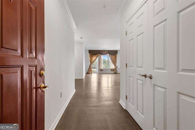 Foto del edificio - 3334 Peachtree Rd NE